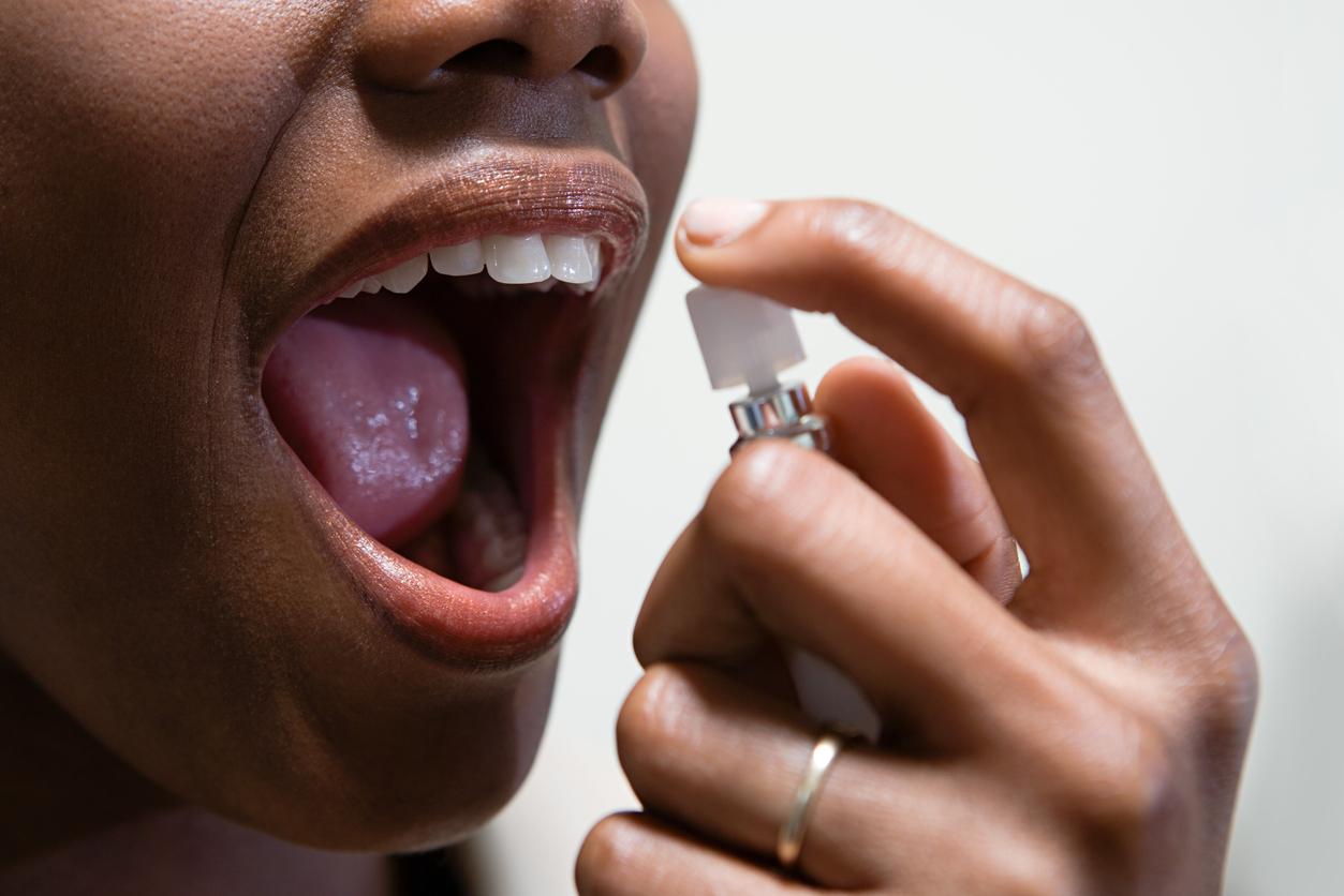 Chewing-gum, spray buccal ou bain de bouche : que choisir contre la mauvaise haleine ?