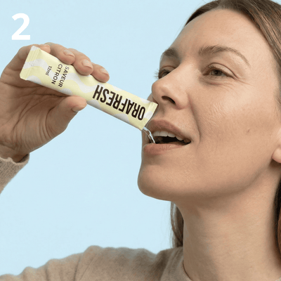 2. Versez en bouche, agitez 30 secondes